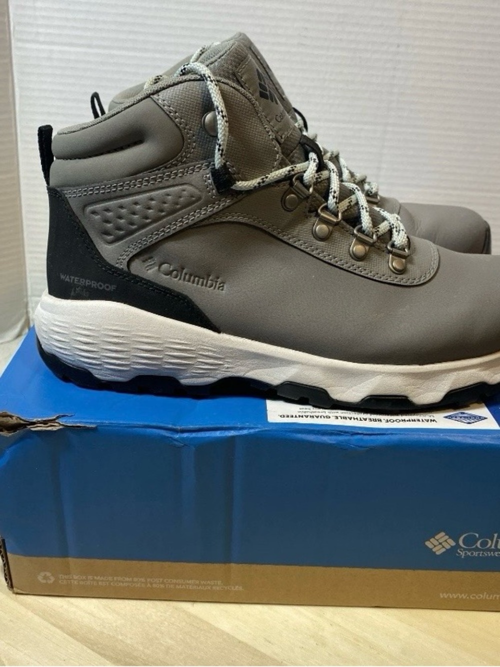 Columbia Newton Ridge Plus Waterproof Hiking Boots Womens Size 8 Gray Omni Tech